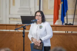 na zdjęciu osoby podczas uroczystości