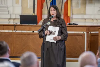 na zdjęciu osoby podczas uroczystości