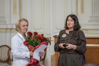 na zdjęciu osoby podczas uroczystości