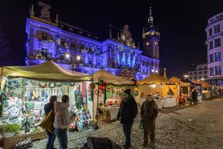 na zdjęciu osoby podczas Świąt na Starówce