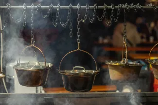 na zdjęciu osoby podczas Świąt na Starówce