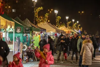 na zdjęciu osoby podczas Świąt na Starówce