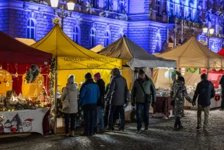 na zdjęciu osoby podczas Świąt na Starówce