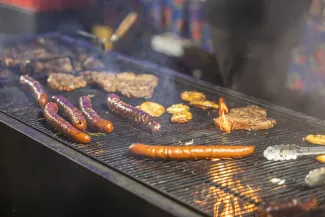 na zdjęciu osoby podczas Świąt na Starówce