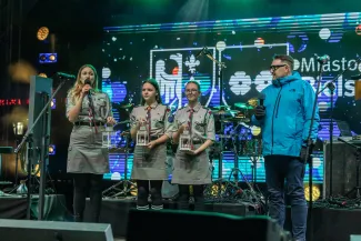 na zdjęciu osoby podczas Świąt na Starówce