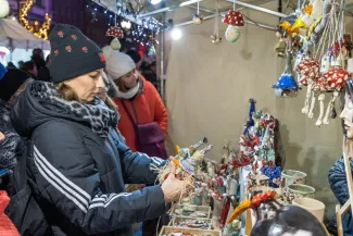 na zdjęciu osoby podczas Świąt na Starówce