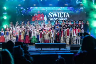 na zdjęciu osoby podczas Świąt na Starówce