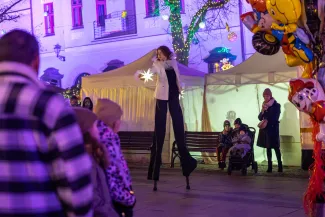 na zdjęciu osoby podczas Świąt na Starówce