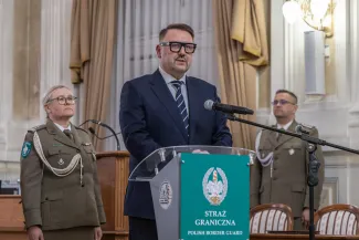 na zdjęciu osoby podczas uroczystości