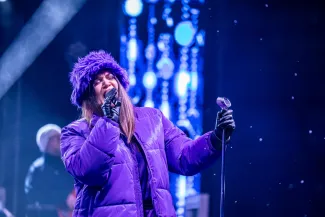 na zdjęciu osoby podczas Sylwestra