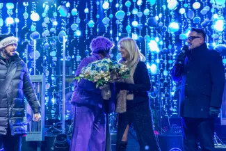 na zdjęciu osoby podczas Sylwestra