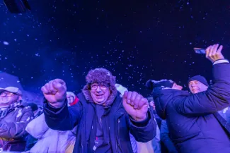 na zdjęciu osoby podczas Sylwestra