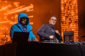 na zdjęciu osoby podczas Sylwestra