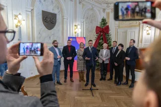 na zdjęciu osoby podczas konferencji