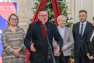 na zdjęciu osoby podczas konferencji