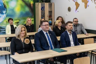 na zdjęciu osoby podczas otwarcia