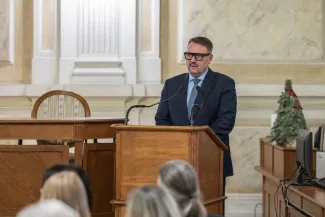 na zdjęciu osoby podczas spotania