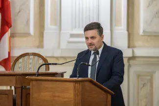 na zdjęciu osoby podczas spotania