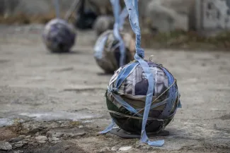 na zdjęciu aktorzy i widzowie podczas spektaklu