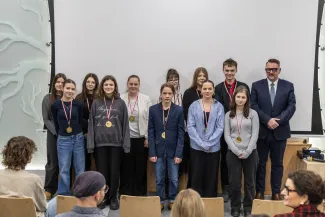 na zdjęciu osoby podczas spotkania