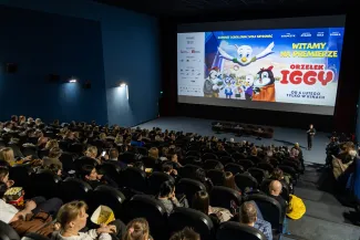 na zdjęciu osoby podczas premiery