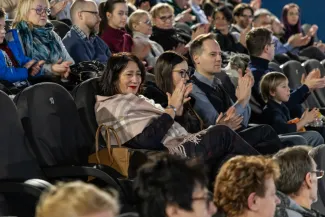 na zdjęciu osoby podczas premiery