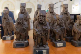 na zdjęciu osoby podczas uroczystości