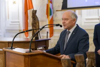 na zdjęciu osoby podczas uroczystości