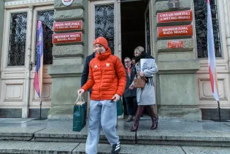 na zdjęciu osoby podczas spotkania