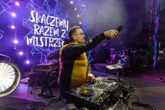 na zdjęciu osoby podczas spotkania ze skoczkiem