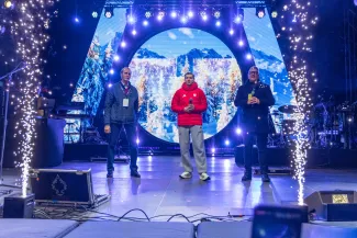 na zdjęciu osoby podczas spotkania ze skoczkiem