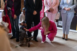 na zdjęciu osoby podczas spotkania