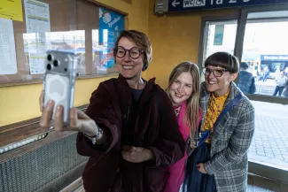 na zdjęciu osoby podczas spotkania