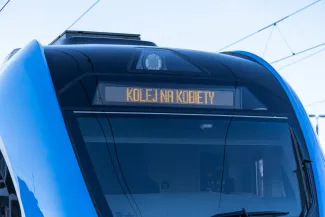 na zdjęciu osoby podczas spotkania