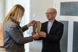na zdjęciu osoby podczas spotkania