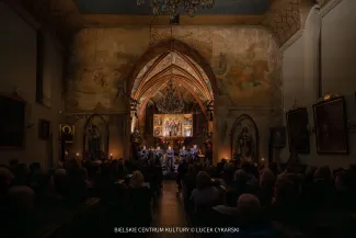 na zdjęciu osoby podczas koncertu w kościele