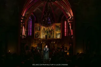 na zdjęciu osoby podczas koncertu w kościele