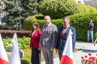 na zdjęciu osoby podczas uroczystości