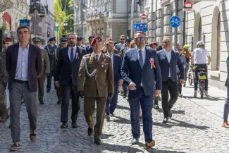na zdjęciu osoby podczas uroczystości