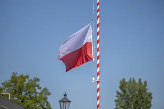 na zdjęciu osoby podczas uroczystości