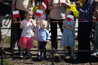 na zdjęciu osoby podczas uroczystości