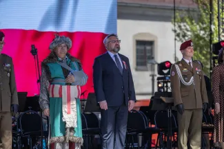 na zdjęciu osoby podczas uroczystości