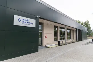 na zdjęciu nowy dom kultury