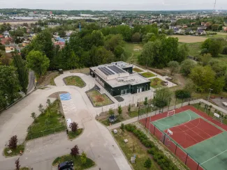 na zdjęciu nowy dom kultury