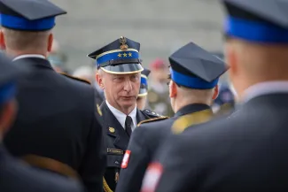 na zdjęciu osoby podczas uroczystości 