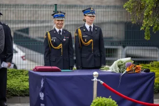 na zdjęciu osoby podczas uroczystości 