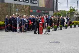 na zdjęciu osoby podczas uroczystości 