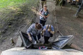 na zdjęciu osoby podczas nocy muzeów