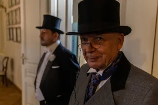 na zdjęciu osoby podczas nocy muzeów