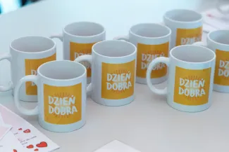 na zdjęciu osoby podczas spotkania